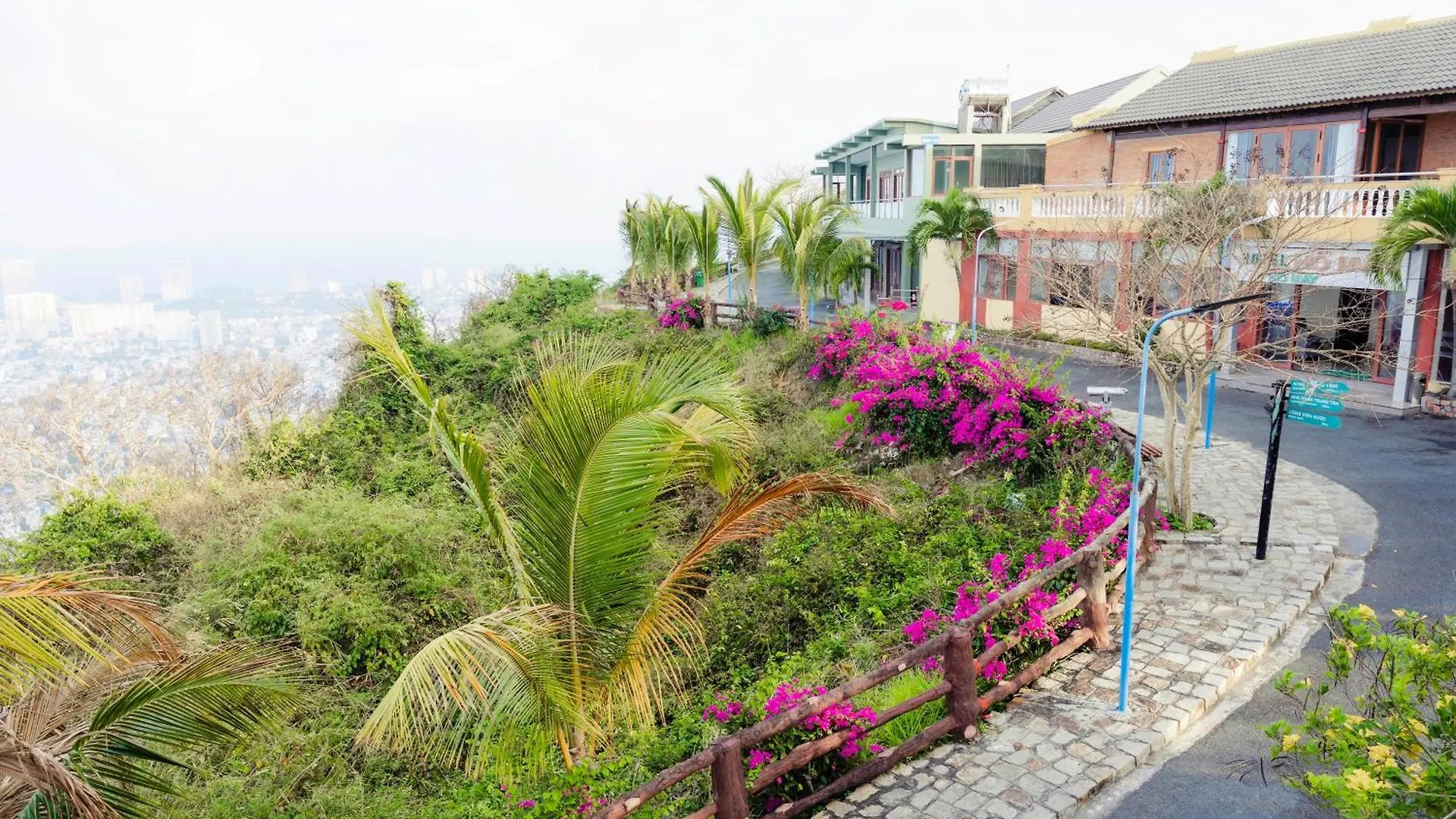 Ho May Park Vung Tau Khach San - Resort
